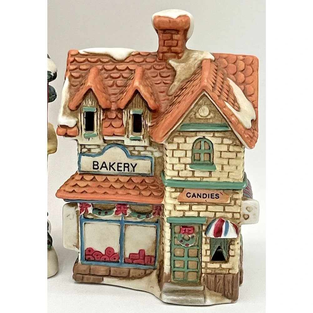 Vintage Dayton Hudson Lot of 4 Holiday Building Figurines w/ Lights‎ SKU U183